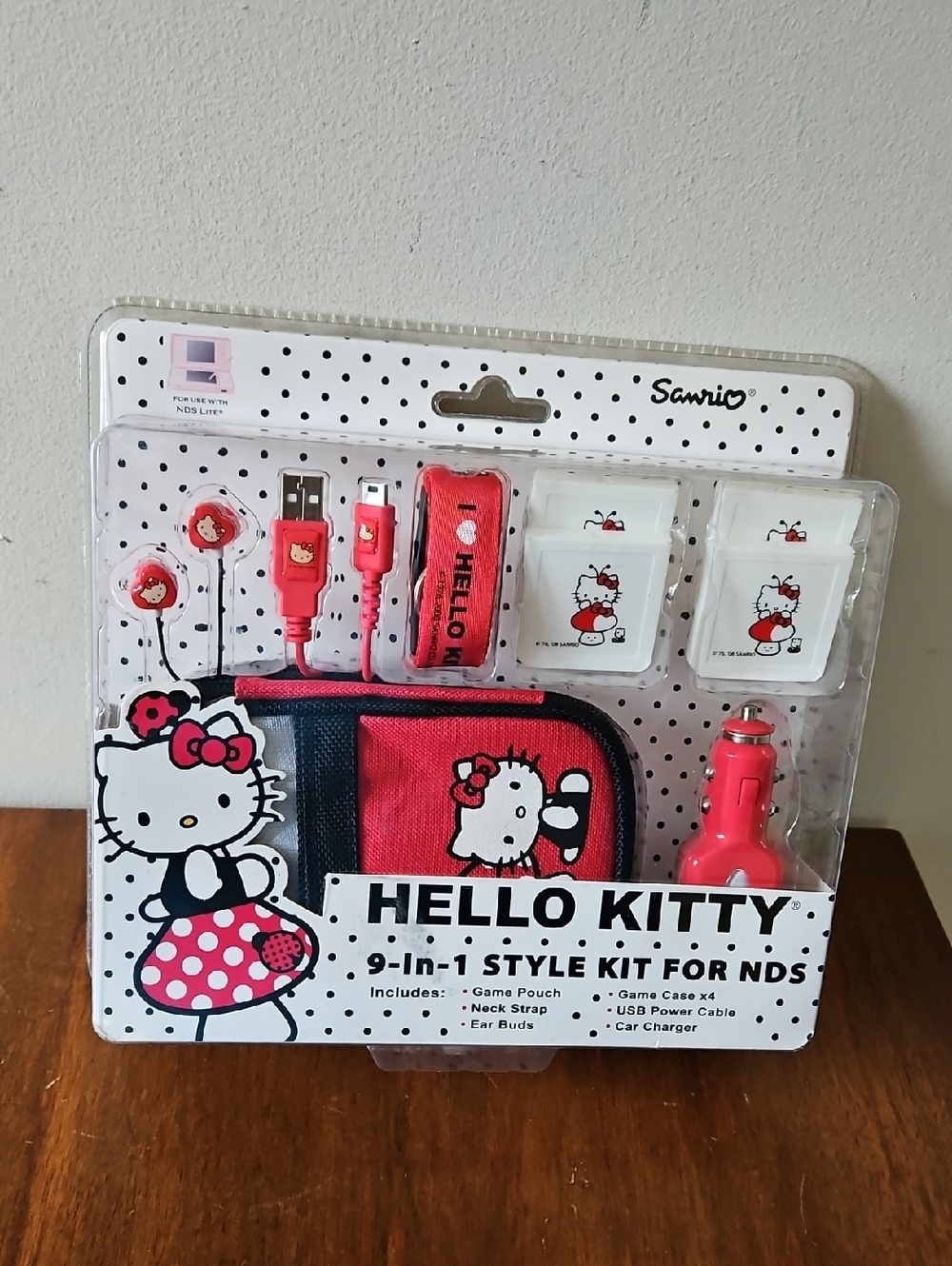NWT 2008 Sanrio Hello Kitty Nintendo DS Lite 9 Piece Style Kit